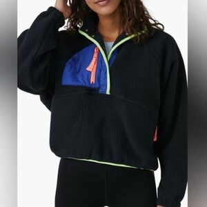 NWOT FP Movement Hit The Slopes Colorblock Pullover
Free People Sherpa Quarter